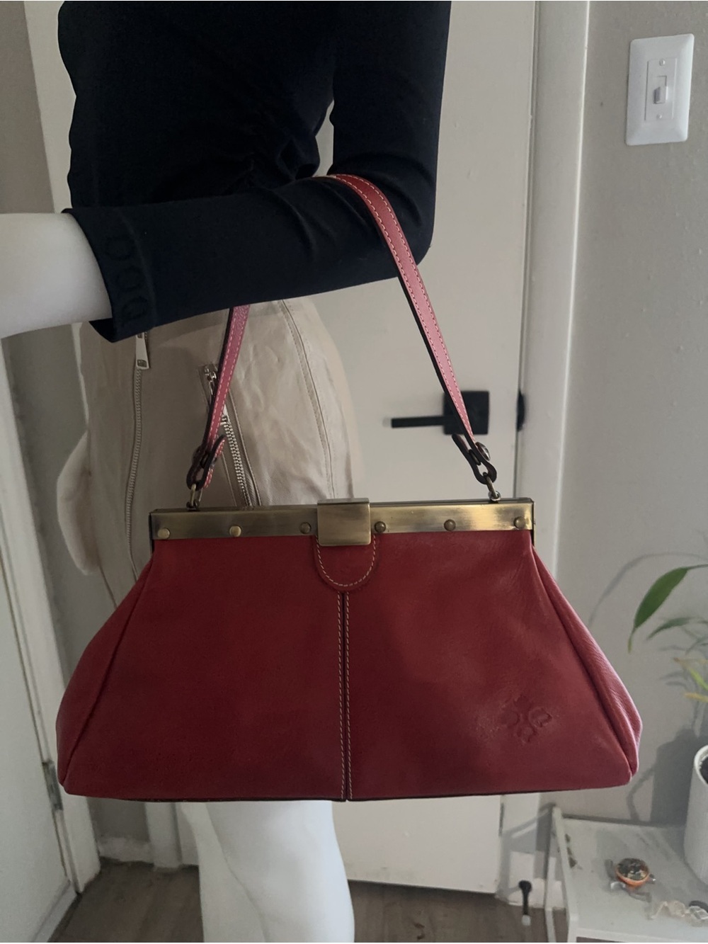 Patricia Nash Red Leather Frame-Top Shoulder Bag with Brown Strap - Picture 3 of 6